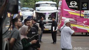 Antusiasme Pemudik Melepas Rindu ke Kampung Halaman