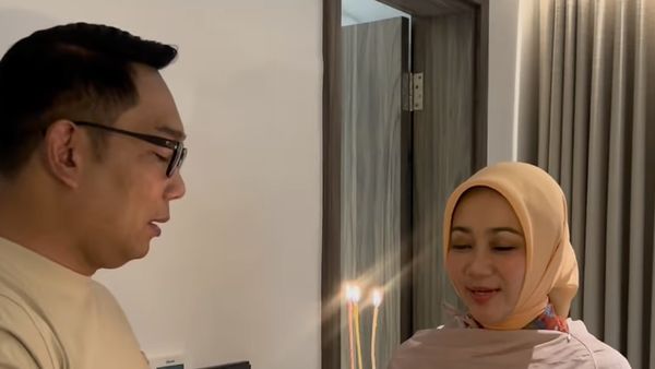 Atalia Praratya Jajan Bakso hingga Beri Kue Ultah ke Ridwan Kamil