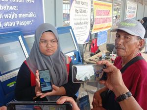 Kecewanya Pemudik di Batam, Gagal Naik Kapal Usai Tertipu Tiket Palsu Kecewanya Pemudik di Batam, Gagal Naik Kapal Usai Tertipu Tiket Palsu