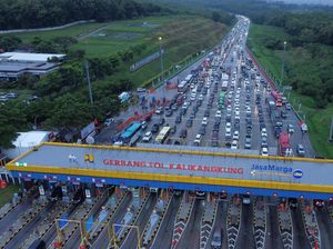 One Way Berakhir Hari Ini, Arus di Tol Jateng Mulai Normal One Way Berakhir Hari Ini, Arus di Tol Jateng Mulai Normal