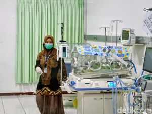 Kondisi Terkini Ibu dan Bayi yang Lahiran di Trotoar Jalan Ponorogo