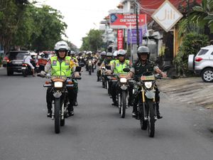Kapolda Bali dan Pangdam IX/Udayana Patroli Motor Bersama Kapolda Bali dan Pangdam IX/Udayana Patroli Motor Bersama