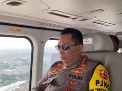 Naik Heli, Kapolri Pantau Arus Mudik Lebaran di Tol Jakarta-Cikampek