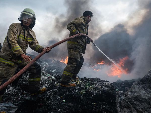 Pabrik Plastik di Tangerang Ludes Terbakar