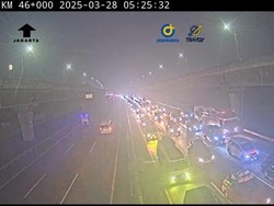 Puncak Arus Mudik Lebaran, Lalin di Tol Japek Padat Pagi Ini