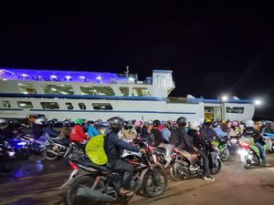 2 Pemudik Jatuh ke Laut Pelabuhan Merak saat Proses Muat Kapal