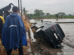 Apesnya Pemudik dari Kebumen, Hampir Sampai Rumah Mobil Malah Masuk Sawah