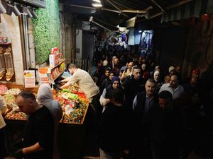 Pasar Kota Tua Yerusalem Ramai Pembeli Jelang Lebaran