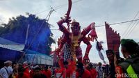 Potret Pawai Ogoh-ogoh di Pura Segara Kenjeran