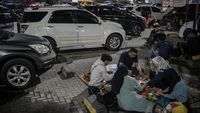 Momen Pemudik Sahur di Rest Area Tol Saat Mudik Lebaran