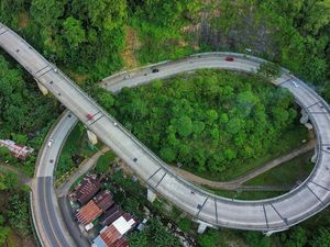 Pengoperasian Jalan Layang Poros Maros Bone untuk Mudik 2025