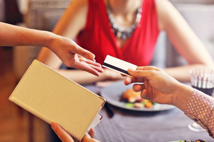 Pria Ini Dijebak Makan Rp 3,5 Juta Bareng Wanita dari Aplikasi Kencan