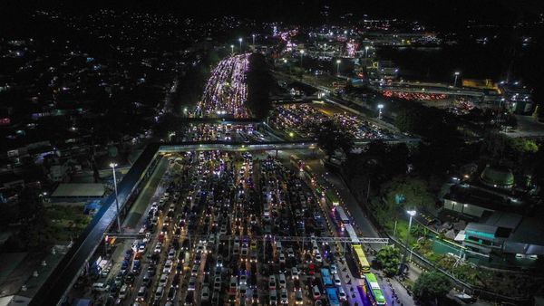 Foto Udara Puncak Arus Mudik di Pelabuhan Merak