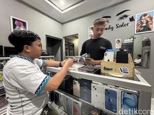 Ngonten hingga Pamer Bikin Jasa Sewa iPhone Makin Cuan Jelang Lebaran Ngonten hingga Pamer Bikin Jasa Sewa iPhone Makin Cuan Jelang Lebaran