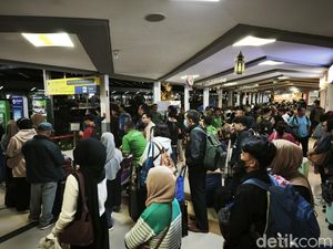 Longsor, Perjalanan Kereta dari Bandung ke Jawa Dialihkan Via Jalur Utara