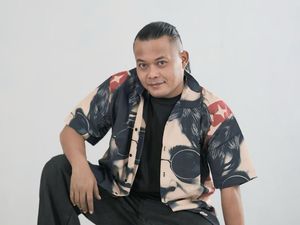 Video: Sule Ingin Kurangi Aktivitas Syuting Setelah Jatuh Sakit Video: Sule Ingin Kurangi Aktivitas Syuting Setelah Jatuh Sakit
