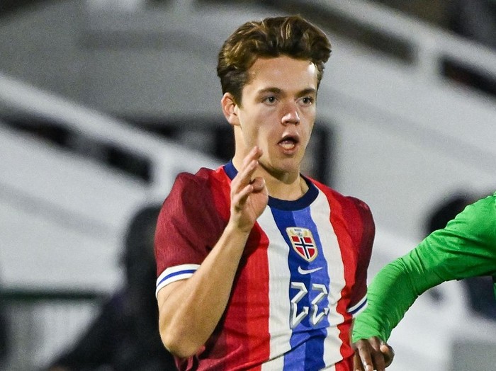 Cork , Ireland - 11 October 2024; Baba Adeeko of Republic of Ireland in action against Sverre Nypan of Norway during the UEFA European U21 Championship qualifier match between Republic of Ireland and Norway at Turner's Cross in Cork. (Photo By Brendan Moran/Sportsfile via Getty Images)