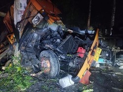 Truk Tronton Tabrak Mobil Tangki di Sibolangit, 1 Orang Meninggal Dunia