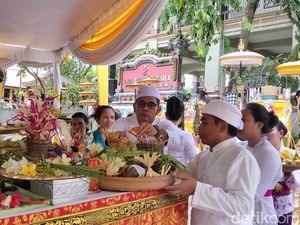Ratusan Umat Hindu di Palembang Gelar Ritual Tawur Kesanga