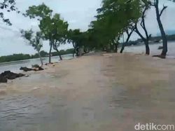 Jelang Lebaran, Banjir Rendam 16 Desa di Ngawi