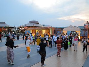 Lebaran Seru! Jelajah Alam-Berburu Diskon Belanja di Pantai Indah Kapuk Lebaran Seru! Jelajah Alam-Berburu Diskon Belanja di Pantai Indah Kapuk
