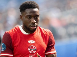 Davies Cedera Lutut, Bayern Tuntut Timnas Kanada