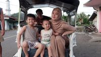 Dinda Hauw Mudik ke Kampung Rey Mbayang di Kotabunan, Asyik ke Pantai-Motoran