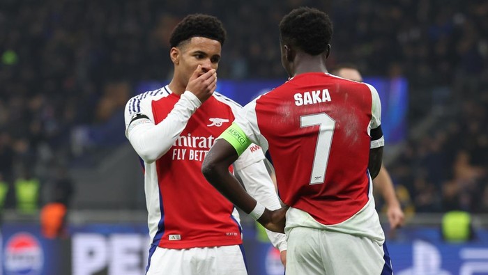 Arsenals Ethan Nwaneri (left) speaks with Bukayo Saka during the UEFA Champions League match at the San Siro, Milan. Picture date: Wednesday November 6, 2024. (Photo by Fabrizio Carabelli/PA Images via Getty Images)