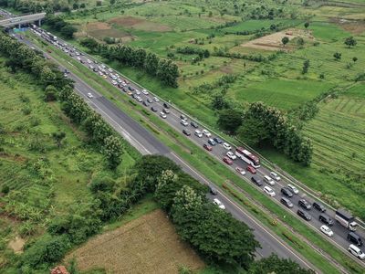 Foto Udara Arus Mudik di Tol Cipali