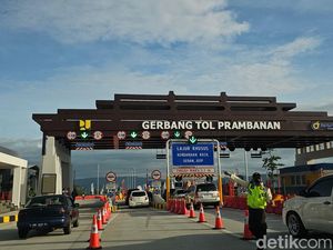 Cerita Fajar Mudik Bekasi-Jogja: Lalin Sangat Lancar di Zona One Way Cerita Fajar Mudik Bekasi-Jogja: Lalin Sangat Lancar di Zona One Way