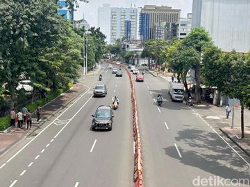 Jalan Protokol Surabaya Lengang saat H-2 Lebaran 2025 Jalan Protokol Surabaya Lengang saat H-2 Lebaran 2025