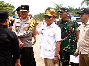 Gubernur Kalteng Targetkan Jalan Lingkar Luar Selatan Sampit Tuntas 2026 Gubernur Kalteng Targetkan Jalan Lingkar Luar Selatan Sampit Tuntas 2026
