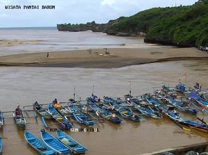 Air Pantai Baron Jadi Cokelat gegara Sungai Bawah Tanah Meluap Air Pantai Baron Jadi Cokelat gegara Sungai Bawah Tanah Meluap