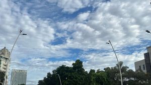 Penampakan Langit Biru Jakarta Saat Ditinggal Mudik