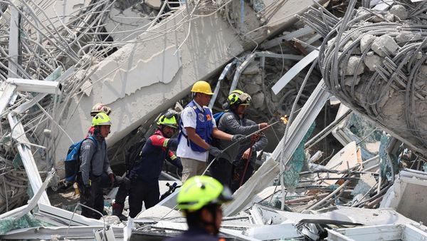 Tim Penyelamat Cari Korban Gedung Runtuh Imbas Gempa di Thailand