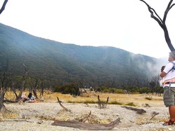 Ide Libur Lebaran 2025: Mendaki Gunung Papandayan