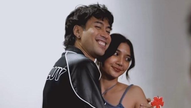 Gosip Terkini Selebriti Insertlive : Alasan Pernikahan Sheila Dara dan Vidi Aldiano Jarang Diterpa Isu Miring