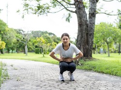 Apa Penyebab Side Stitch? Bikin Perut Suduken Saat Olahraga