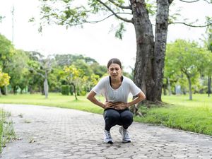 Apa Penyebab Side Stitch? Bikin Perut Suduken Saat Olahraga Apa Penyebab Side Stitch? Bikin Perut Suduken Saat Olahraga