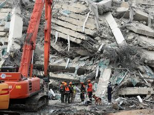 Korban Tewas Akibat Gempa di Myanmar Tembus 1.700 Orang, 300 Lainnya Hilang Korban Tewas Akibat Gempa di Myanmar Tembus 1.700 Orang, 300 Lainnya Hilang
