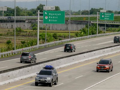 Arus Mudik H-1 Lebaran di Tol Ngawi-Kertosono Ramai Lancar