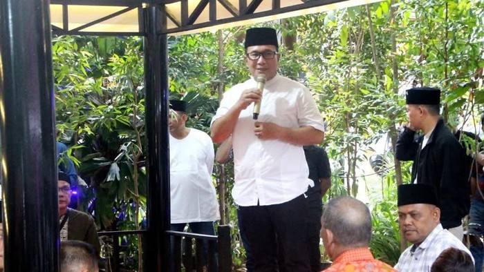 Bupati Kubu Raya, Sujiwo angkat bicara perihal surat kades minta pinjaman idul fitri ke pengusaha Bupati Kubu Raya, Sujiwo angkat bicara perihal surat kades minta pinjaman idul fitri ke pengusaha