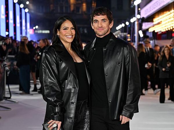 Foto: Cassie Muncul Perdana di Karpet Merah Setelah Gugat Diddy, Kini Hamil