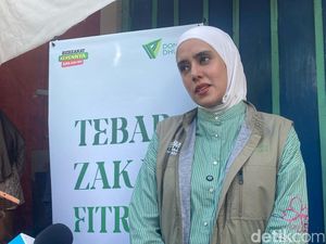 Fairuz A Rafiq Bangga Anak-anaknya Tabung THR Buat Naik Haji dan Kurban Fairuz A Rafiq Bangga Anak-anaknya Tabung THR Buat Naik Haji dan Kurban