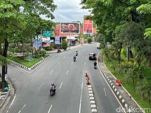 Jalanan Surabaya Hari Ketiga Lebaran Masih Terpantau Lengang Jalanan Surabaya Hari Ketiga Lebaran Masih Terpantau Lengang