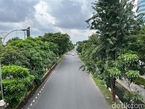 Lengangnya Jalanan di Surabaya Sehari Sebelum Lebaran