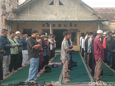 Potret Momen Jemaah Tarbiyah Garut Gelar Salat Idulfitri