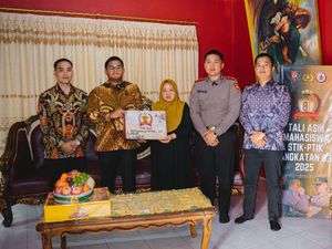 Mahasiswa STIK Angkatan 83 Beri Bantuan Keluarga 3 Polisi Korban Penembakan Mahasiswa STIK Angkatan 83 Beri Bantuan Keluarga 3 Polisi Korban Penembakan