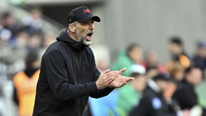 Marco Rose Leipzig coach Marco Rose gives instructions on the touchline during the Bundesliga soccer match between Borussia Mönchengladbach and RB Leipzig, at the Borussia-Park stadium in Mönchengladbach, Germany, Saturday Match 29, 2025. (Federico Gambarini/dpa via AP)