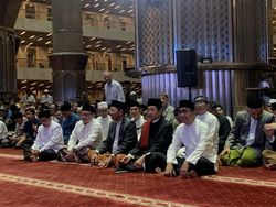 Video: AHY hingga Pratikno Salat Id di Masjid Istiqlal Bersama Prabowo